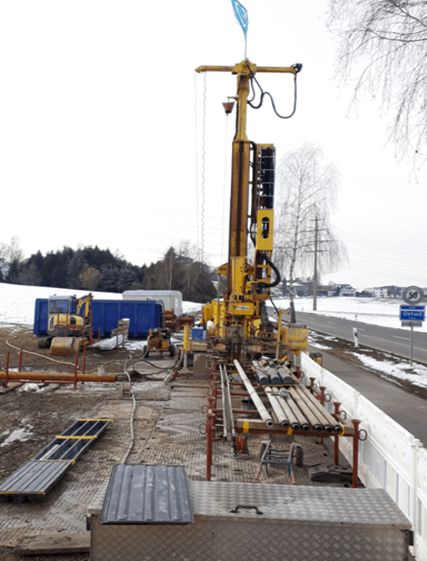 Bohrgerät an der Autobahn, ZH-Oberlandautobahn Gossau