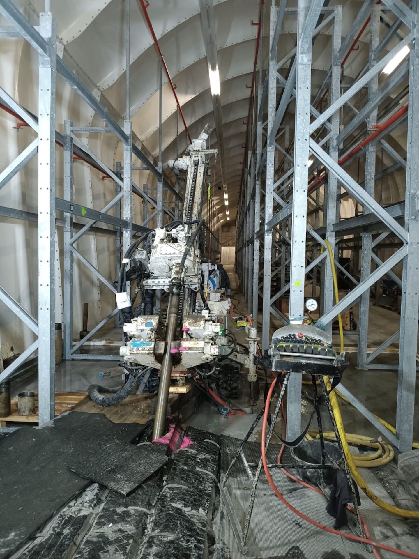 Bohrgerät im Munitionsdepot Mitholz